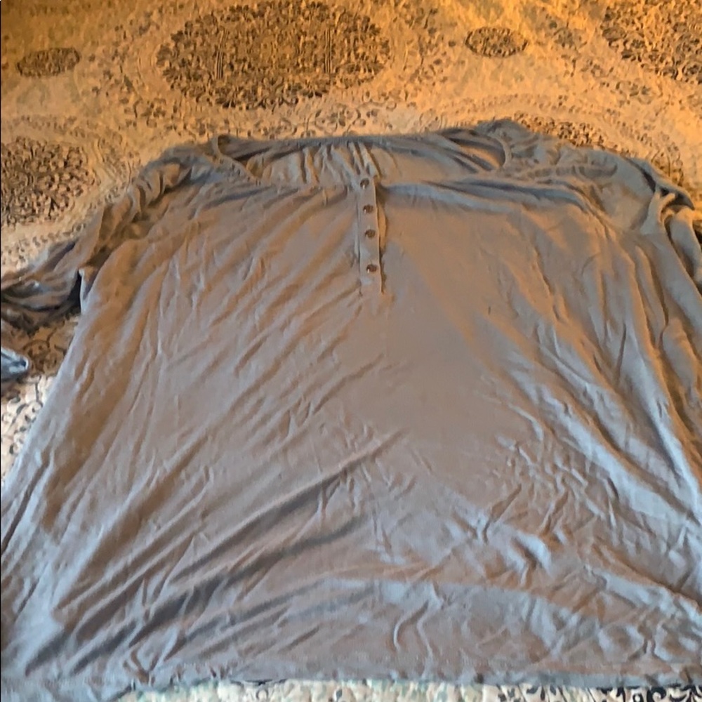3/4 sleeve shirt